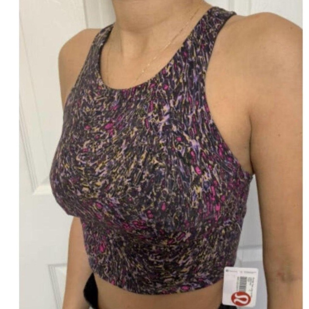 Lululemon sports bra